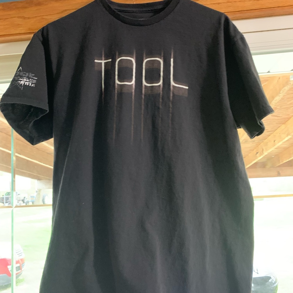 Men’s Tool band shirt